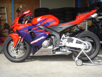 CBR600RR �V�[�g�J�E��